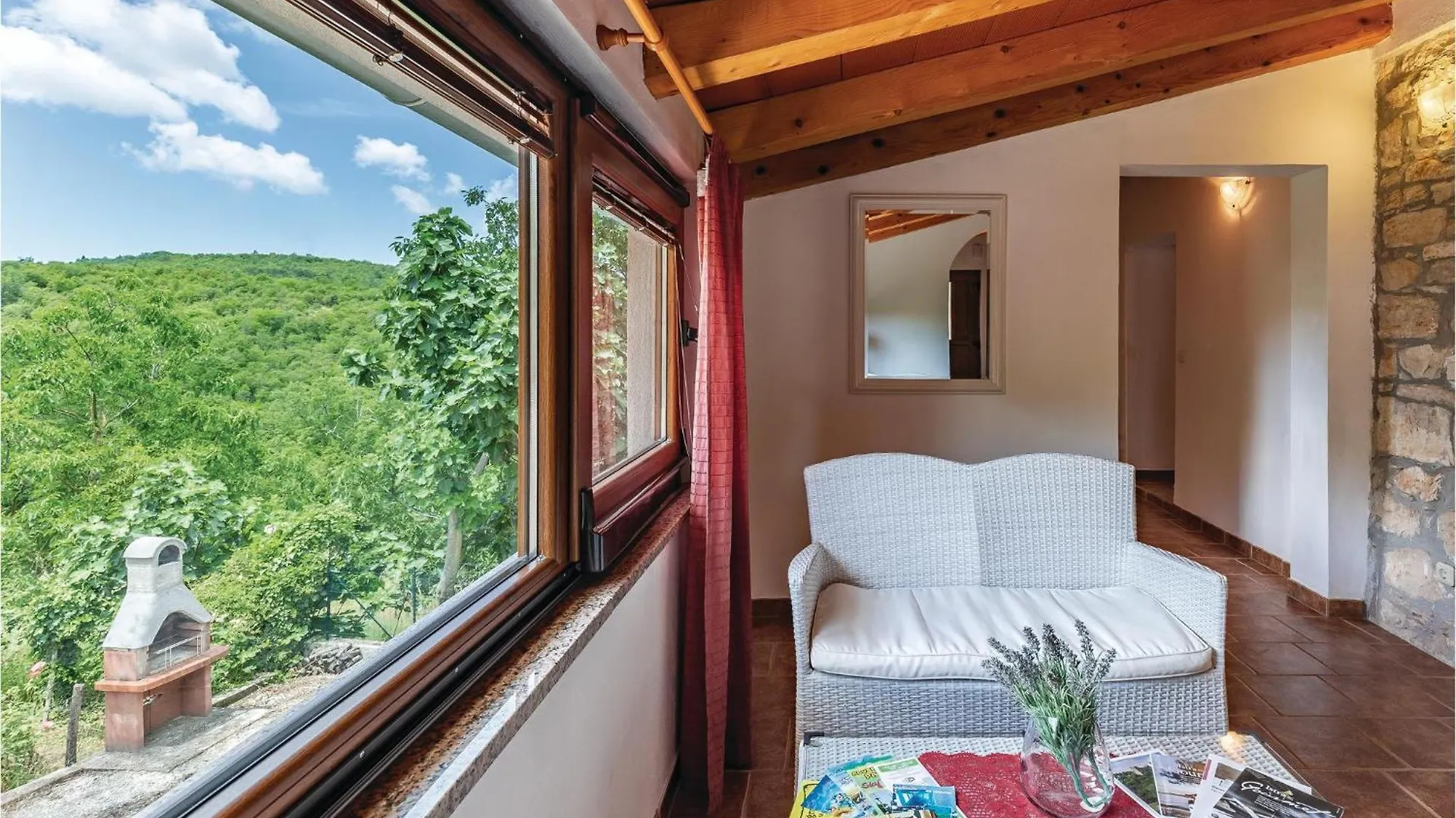 2 Bedroom Amazing Home In Rakotule